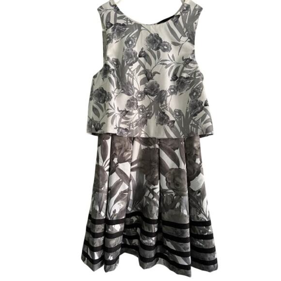 Romeo & Juliet Couture NWT Sleeveless Black White Grey Dress- Size Small - Picture 2 of 10
